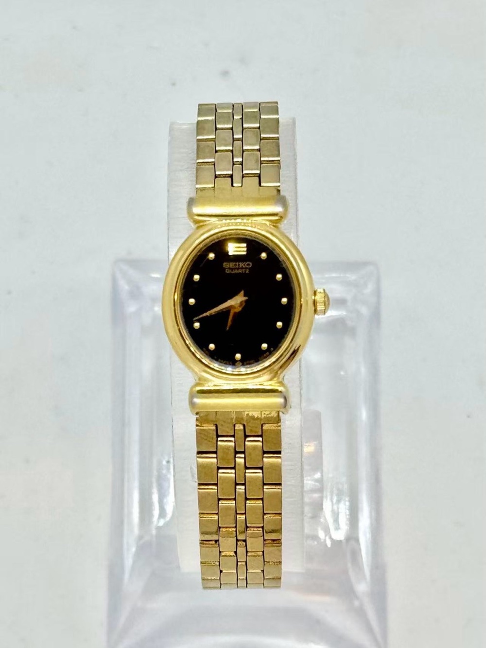 Vintage Seiko Women’s Quartz Gold Tone Watch 15mm Black Dial New Battery Runs